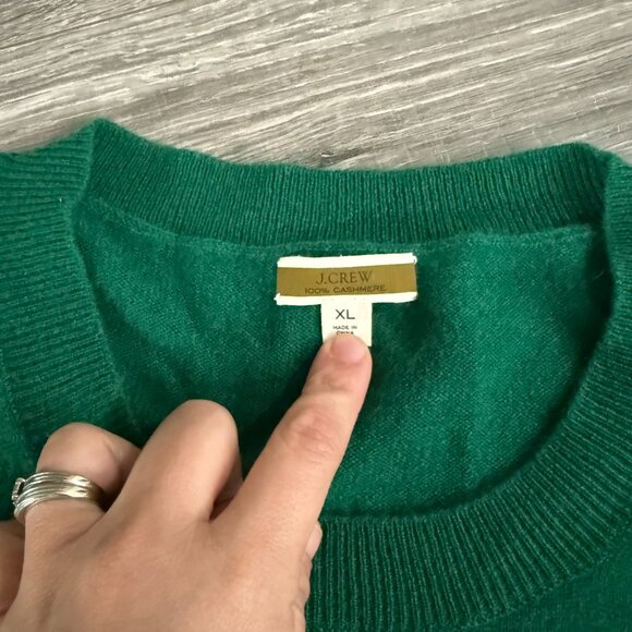 J. Crew Green 100% Cashmere Sweater Metallic Gold Heart Size XL - Picture 3 of 6